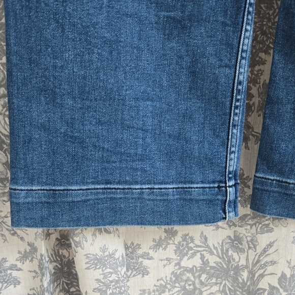 Maeve Jeans From Anthropologie, Size 28 - Picture 7 of 8
